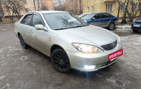 Toyota Camry V40, 2004 год, 855 000 рублей, 2 фотография