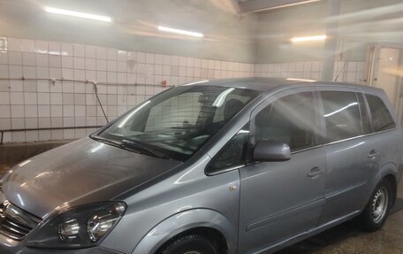 Opel Zafira B, 2011 год, 650 000 рублей, 2 фотография