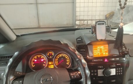 Opel Zafira B, 2011 год, 650 000 рублей, 17 фотография