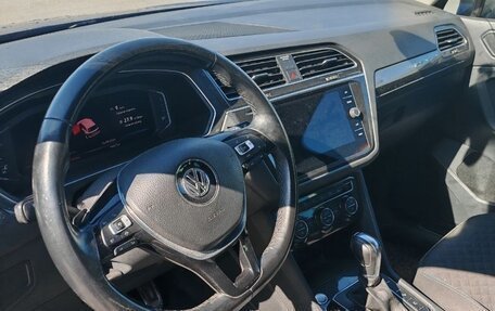 Volkswagen Tiguan II, 2019 год, 2 050 000 рублей, 38 фотография