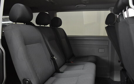 Volkswagen Caravelle T5, 2013 год, 2 850 000 рублей, 13 фотография
