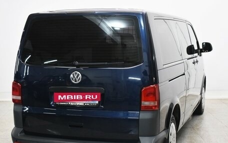 Volkswagen Caravelle T5, 2013 год, 2 850 000 рублей, 4 фотография