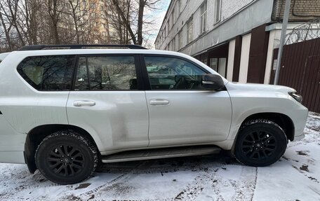 Toyota Land Cruiser Prado 150 рестайлинг 2, 2020 год, 6 200 000 рублей, 4 фотография