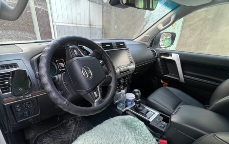 Toyota Land Cruiser Prado 150 рестайлинг 2, 2020 год, 6 200 000 рублей, 6 фотография