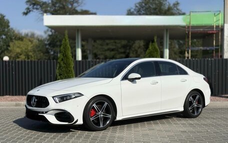 Mercedes-Benz A-Класс, 2022 год, 2 350 000 рублей, 3 фотография