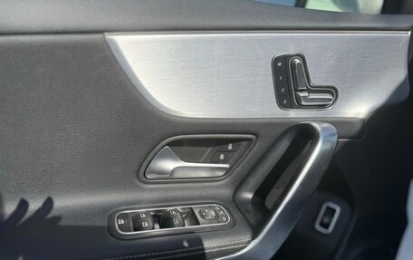 Mercedes-Benz A-Класс, 2022 год, 2 350 000 рублей, 21 фотография