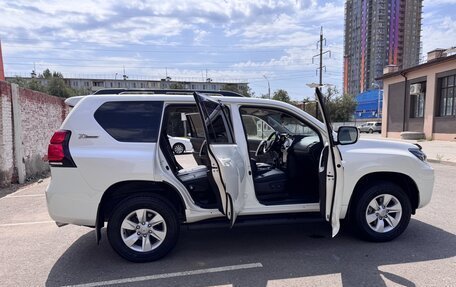 Toyota Land Cruiser Prado 150 рестайлинг 2, 2022 год, 6 000 000 рублей, 4 фотография