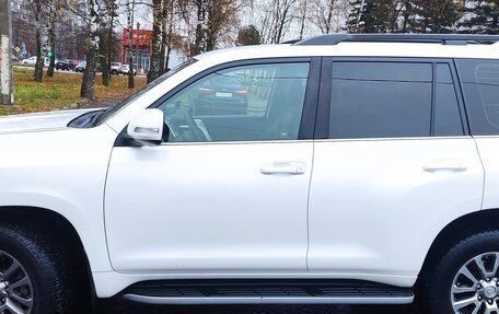 Toyota Land Cruiser Prado 150 рестайлинг 2, 2018 год, 3 790 000 рублей, 6 фотография