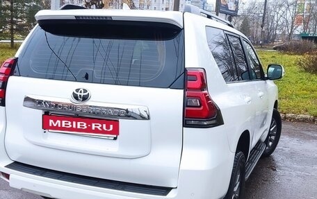 Toyota Land Cruiser Prado 150 рестайлинг 2, 2018 год, 3 790 000 рублей, 8 фотография