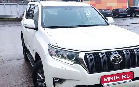 Toyota Land Cruiser Prado 150 рестайлинг 2, 2018 год, 3 790 000 рублей, 13 фотография