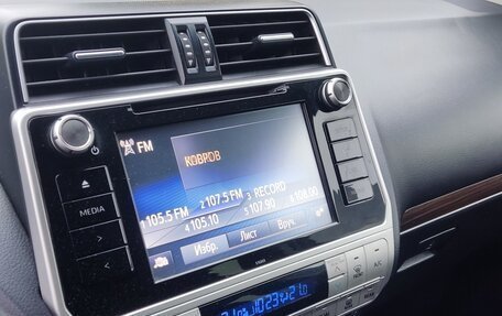 Toyota Land Cruiser Prado 150 рестайлинг 2, 2018 год, 3 790 000 рублей, 29 фотография