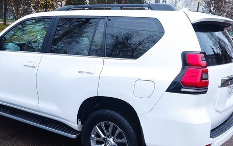 Toyota Land Cruiser Prado 150 рестайлинг 2, 2018 год, 3 790 000 рублей, 23 фотография