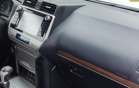 Toyota Land Cruiser Prado 150 рестайлинг 2, 2018 год, 3 790 000 рублей, 36 фотография
