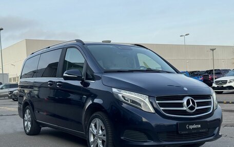 Mercedes-Benz V-Класс, 2015 год, 4 500 000 рублей, 3 фотография