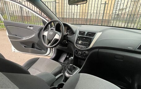 Hyundai Solaris II рестайлинг, 2013 год, 720 000 рублей, 16 фотография