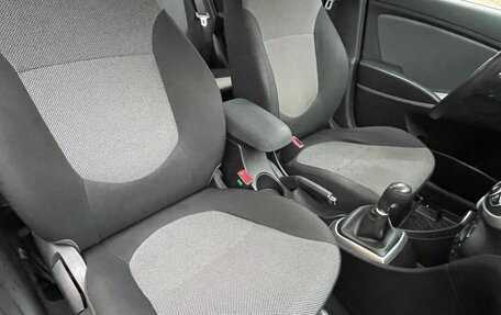 Hyundai Solaris II рестайлинг, 2013 год, 720 000 рублей, 19 фотография