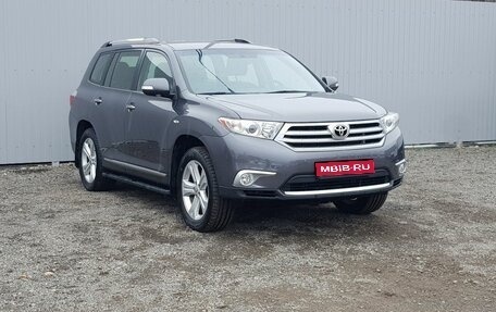 Toyota Highlander III, 2011 год, 2 034 000 рублей, 1 фотография