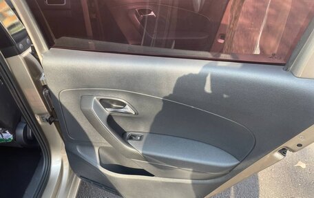 Volkswagen Polo VI (EU Market), 2017 год, 1 300 000 рублей, 27 фотография