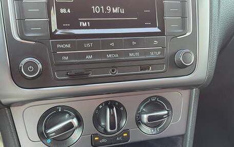 Volkswagen Polo VI (EU Market), 2017 год, 1 300 000 рублей, 40 фотография