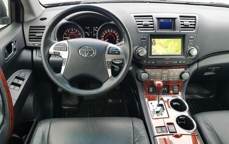 Toyota Highlander III, 2011 год, 2 034 000 рублей, 4 фотография