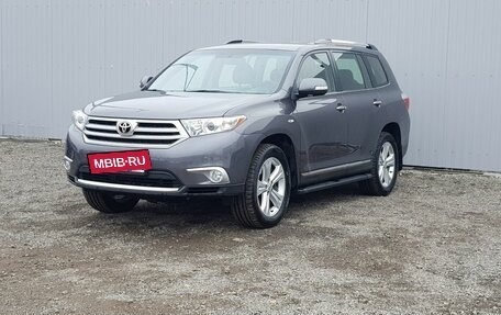 Toyota Highlander III, 2011 год, 2 034 000 рублей, 2 фотография