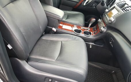 Toyota Highlander III, 2011 год, 2 034 000 рублей, 26 фотография