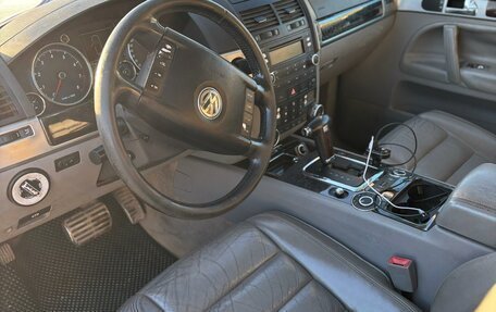 Volkswagen Touareg III, 2003 год, 620 000 рублей, 8 фотография