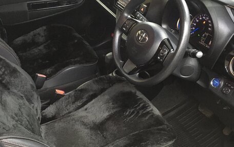 Toyota Vitz, 2018 год, 1 400 000 рублей, 7 фотография