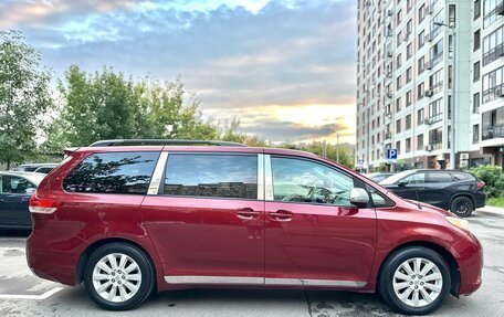 Toyota Sienna III, 2012 год, 2 350 000 рублей, 8 фотография