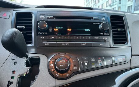 Toyota Sienna III, 2012 год, 2 350 000 рублей, 14 фотография