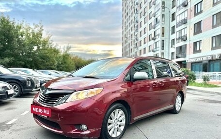 Toyota Sienna III, 2012 год, 2 350 000 рублей, 5 фотография