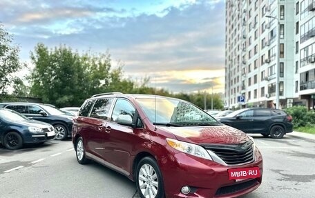 Toyota Sienna III, 2012 год, 2 350 000 рублей, 9 фотография