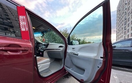 Toyota Sienna III, 2012 год, 2 350 000 рублей, 11 фотография