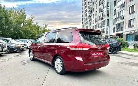 Toyota Sienna III, 2012 год, 2 350 000 рублей, 4 фотография