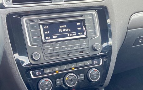 Volkswagen Jetta VI, 2016 год, 999 000 рублей, 12 фотография