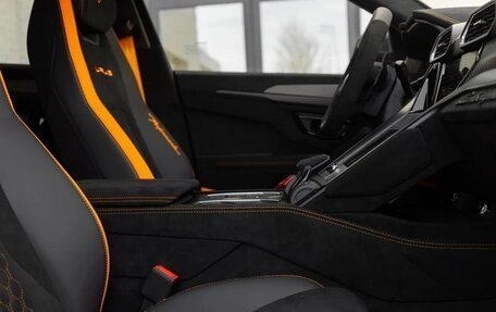 Lamborghini Urus I, 2024 год, 499 892 рублей, 26 фотография