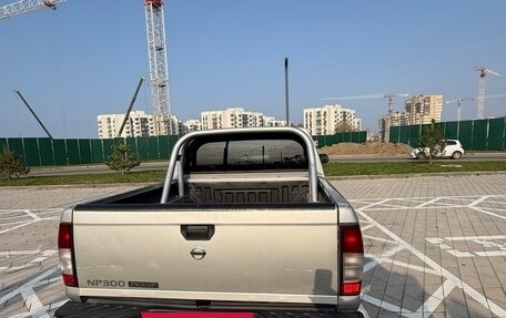 Nissan NP300, 2013 год, 1 350 000 рублей, 6 фотография