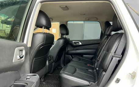 Nissan Pathfinder, 2015 год, 1 650 000 рублей, 16 фотография