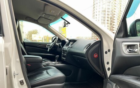 Nissan Pathfinder, 2015 год, 1 650 000 рублей, 21 фотография