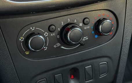 Renault Logan II, 2019 год, 1 149 000 рублей, 18 фотография