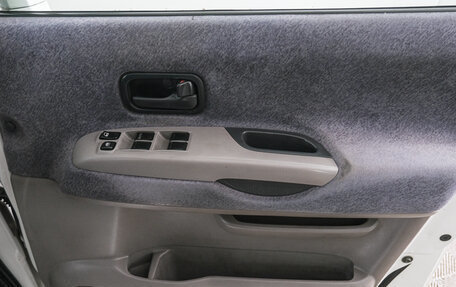 Nissan Serena II, 2000 год, 599 000 рублей, 18 фотография