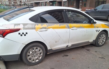 Hyundai Solaris II рестайлинг, 2017 год, 770 000 рублей, 3 фотография