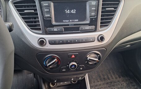 Hyundai Solaris II рестайлинг, 2017 год, 770 000 рублей, 6 фотография