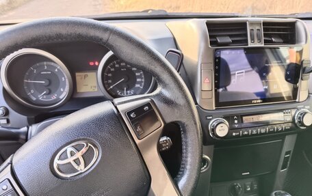 Toyota Land Cruiser Prado 150 рестайлинг 2, 2011 год, 2 200 000 рублей, 4 фотография