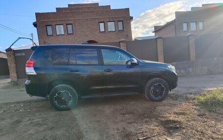 Toyota Land Cruiser Prado 150 рестайлинг 2, 2011 год, 2 200 000 рублей, 2 фотография