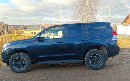 Toyota Land Cruiser Prado 150 рестайлинг 2, 2011 год, 2 200 000 рублей, 6 фотография