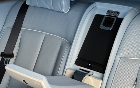 Rolls-Royce Phantom VIII, 2022 год, 65 000 000 рублей, 31 фотография