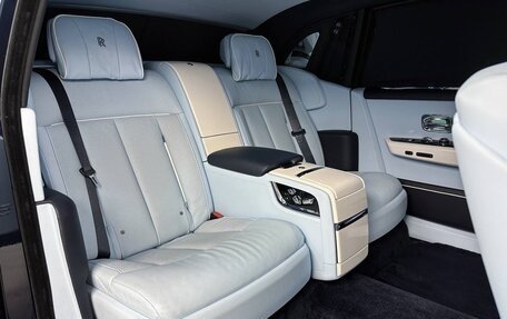Rolls-Royce Phantom VIII, 2022 год, 65 000 000 рублей, 27 фотография