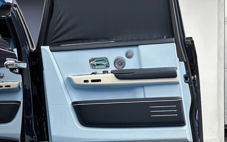 Rolls-Royce Phantom VIII, 2022 год, 65 000 000 рублей, 36 фотография