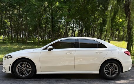 Mercedes-Benz A-Класс, 2022 год, 1 900 000 рублей, 5 фотография